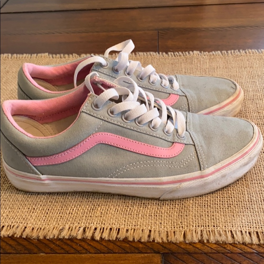 Vans - Picture 3 of 11